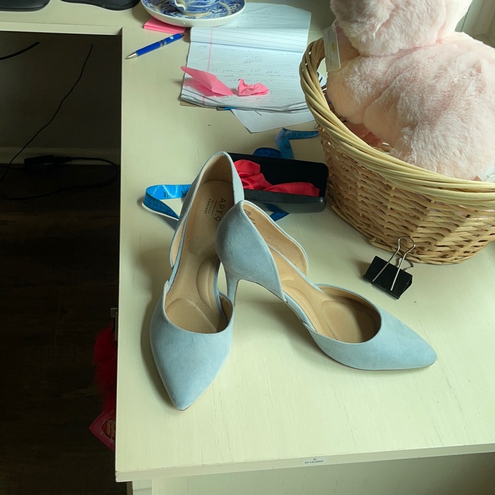 Suede pumps
